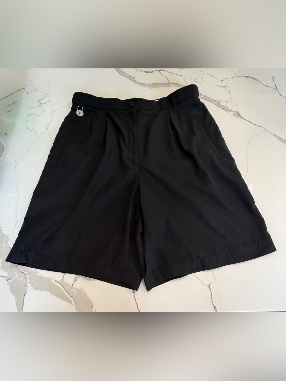LizGolf by Liz Claiborne Pleated Black Golf Shorts – Size 10